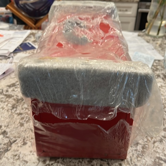 Brand new Husky toolbox 🧰 - Picture 3 of 5